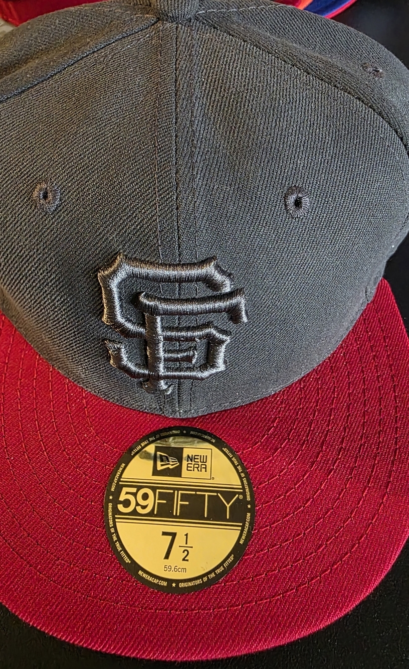 New Era 59FIFTY MLB San Francisco Giants fitted Mens Size 7 1/2 Gray And Red